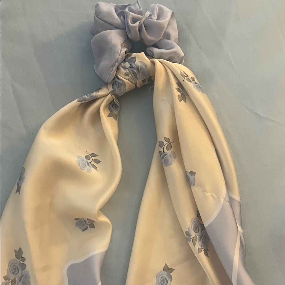 Silky Floral Scrunchie Scarf Hair Accessory - Cream and Light Gray